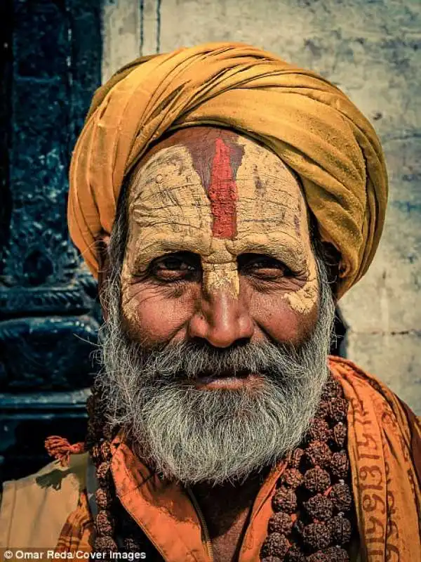 sadhu asceta colorato