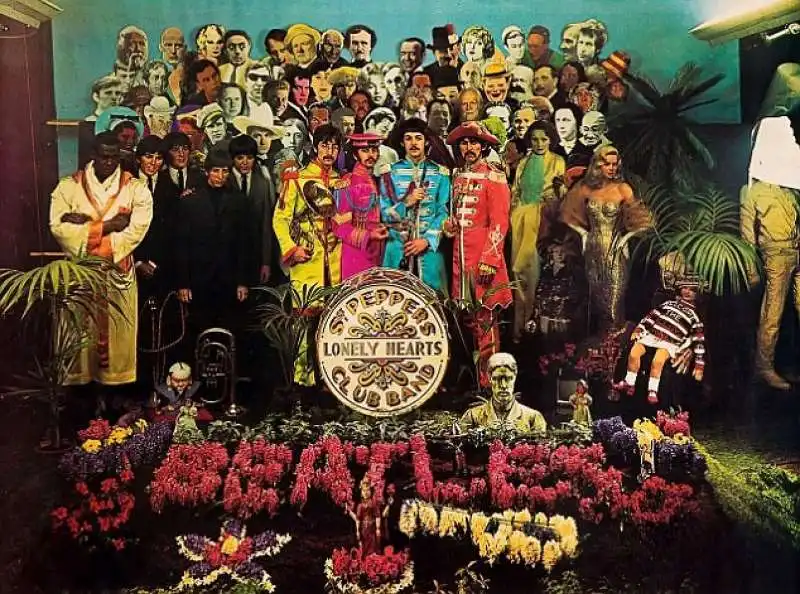 sgt peppers lonely hearts club band  cover