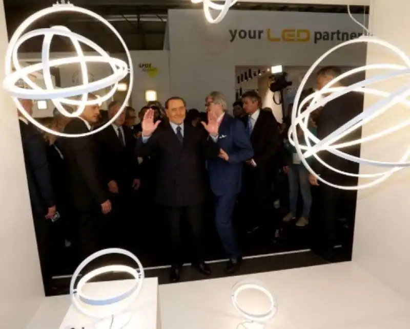 silvio berlusconi al salone del mobile 2017  1