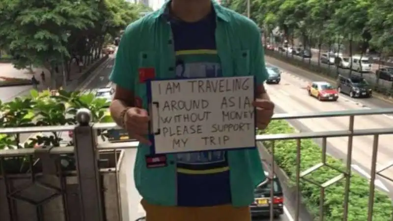 turista mendicante in asia