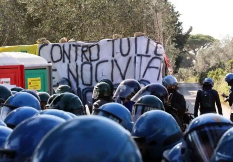 ulivi in puglia   la protesta dei no tap 3