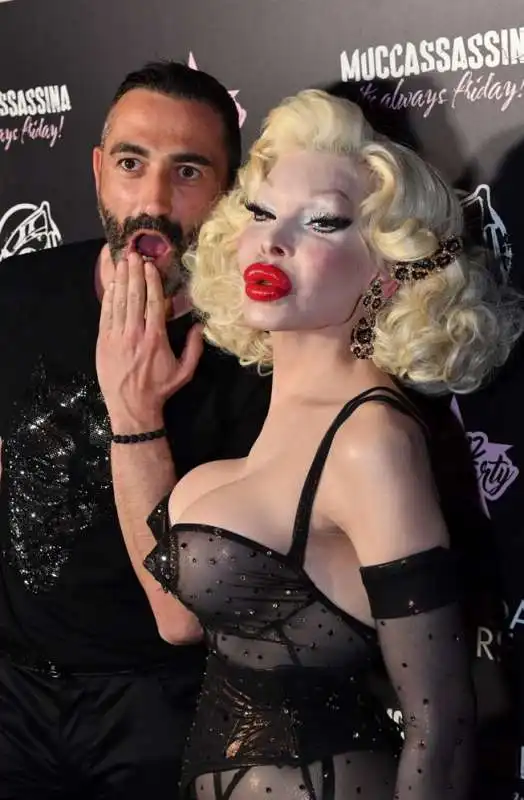 una foto con amanda lepore (1)