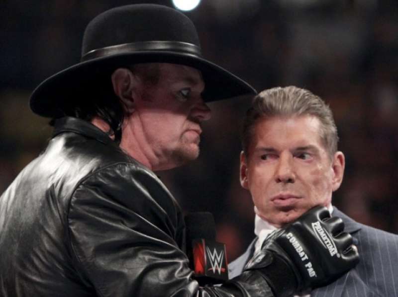 UNDERTAKER E VINCE MCMAHON