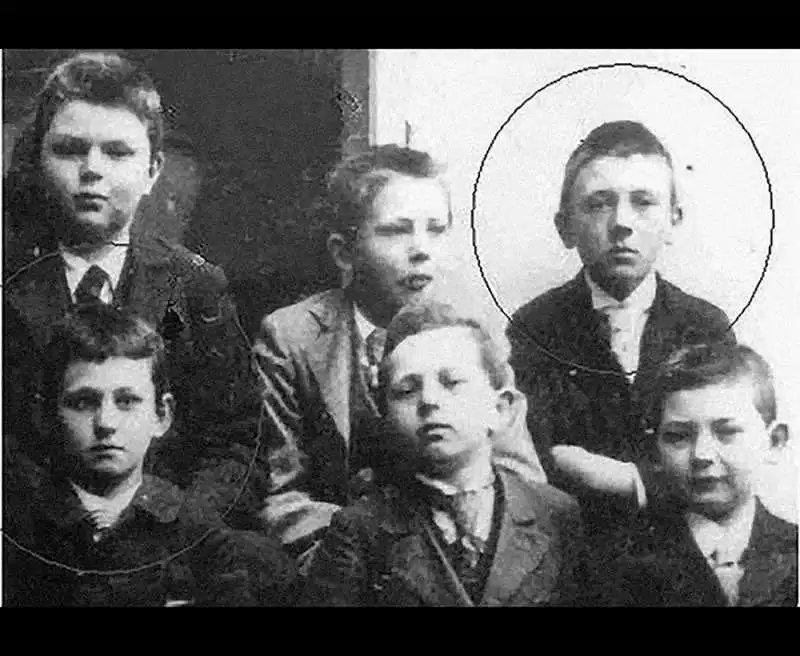 adolf hitler alla linz realschule state school