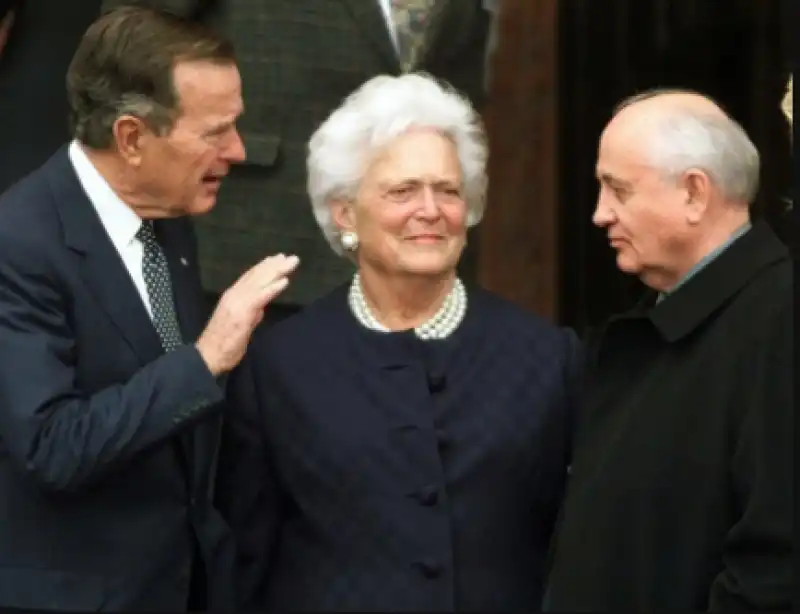 barbara bush col marito e gorbaciov