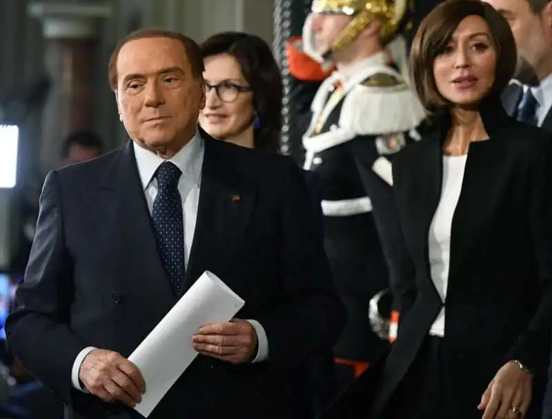 berlusconi al quirinale con bernini e gelmini