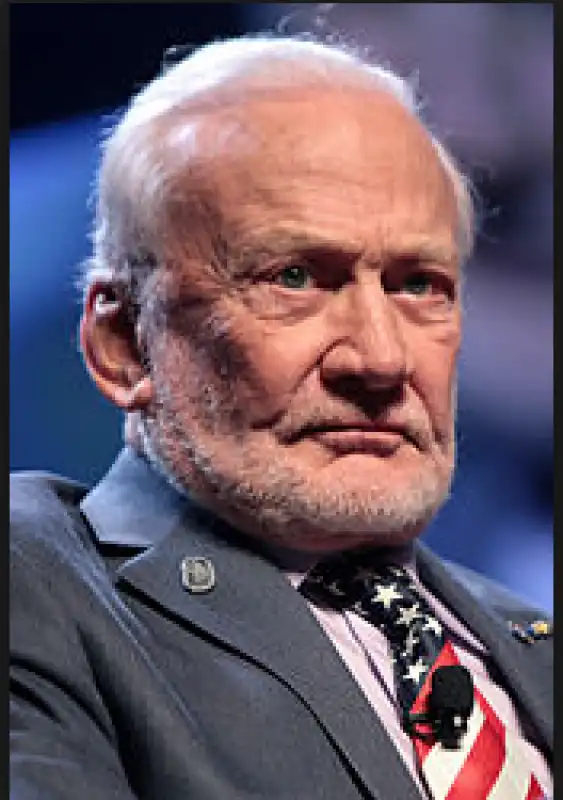 buzz aldrin