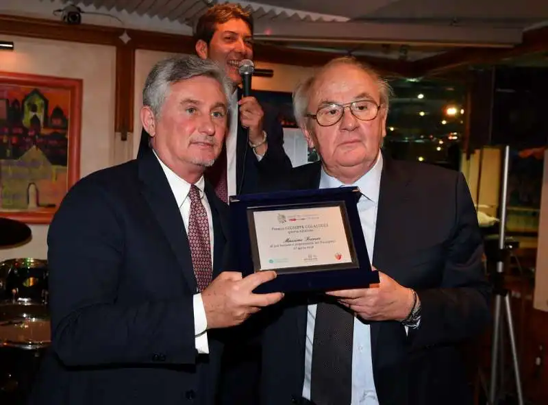 daniele prade ritira il premio per conto del presidente massimo ferrero da franco melli