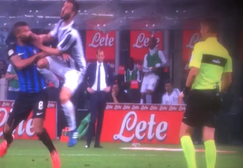 IL FALLO DI PJANIC IN INTER JUVENTUS