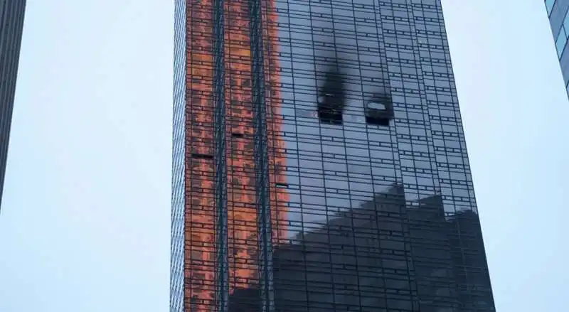 indendio alla trump tower 15