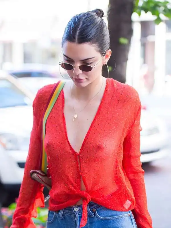 kendall jenner capezzoli