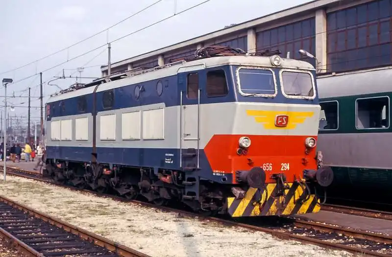 LOCOMOTIVA FS E.656