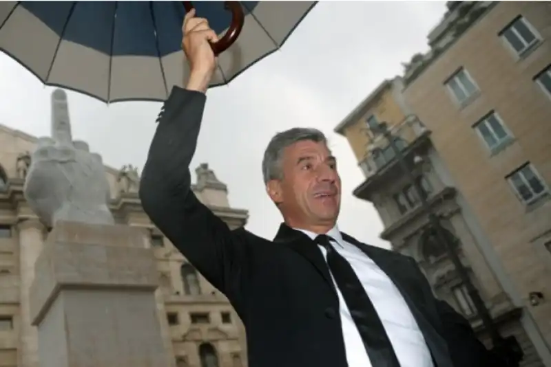 maurizio cattelan