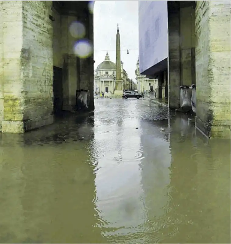 piazza del popolo allagata