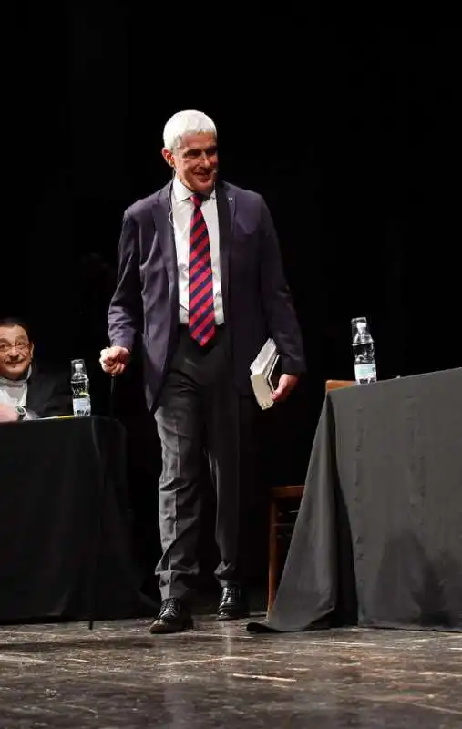 pier ferdinando casini sul palco del teatro parioli