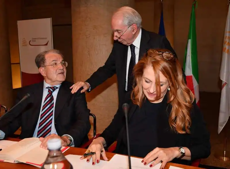 romano prodi  giuliano amato e monica maggioni