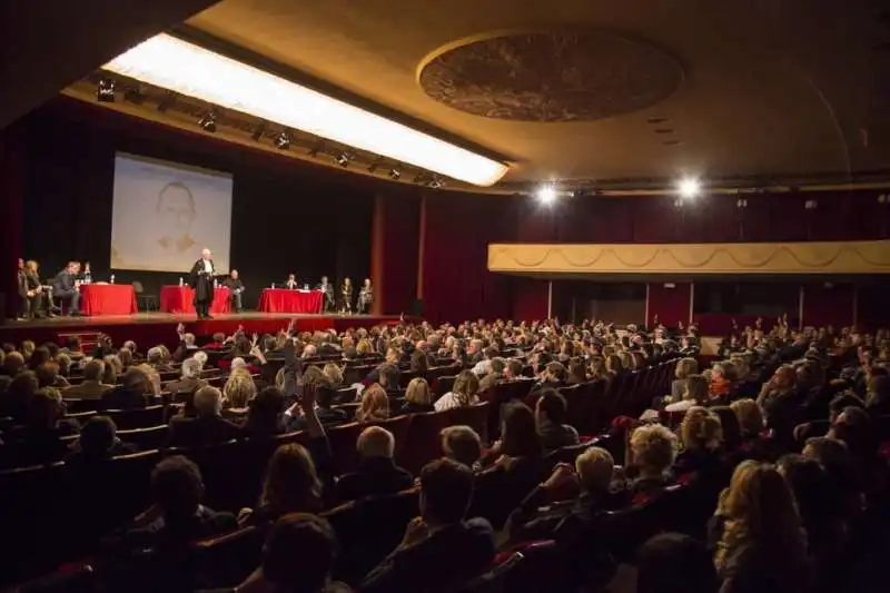 teatro manzoni   processi alla storia