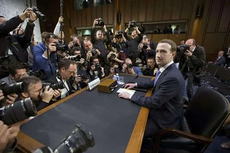 UDIENZA DI ZUCKERBERG AL SENATO 