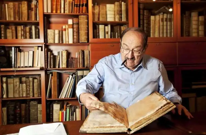 UMBERTO ECO TRA I LIBRI 