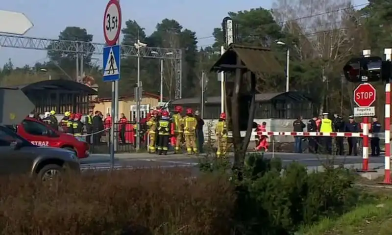 ambulanza travolta da un treno 3