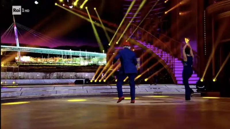 antonio razzi balla gagnam style a ballando con le stelle 9