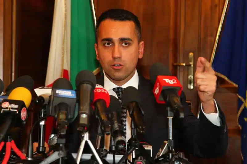 di maio in prefettura a taranto 15