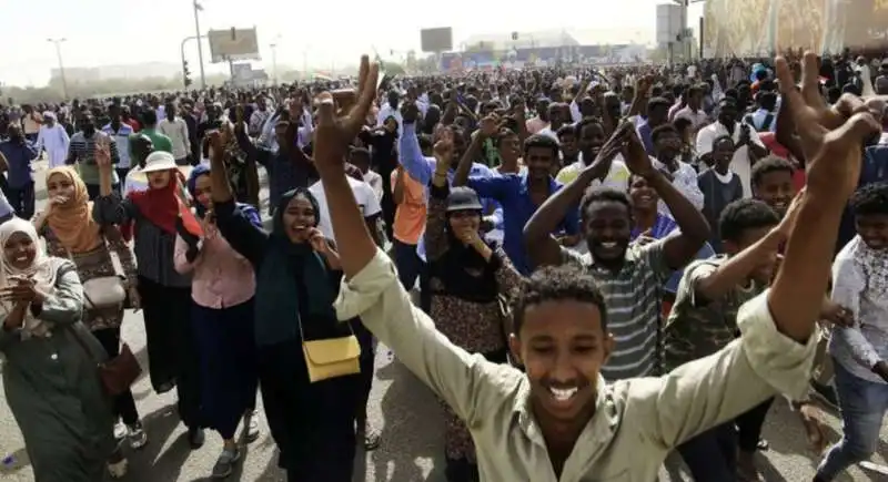 festeggiamenti per il colpo di stato in sudan 8