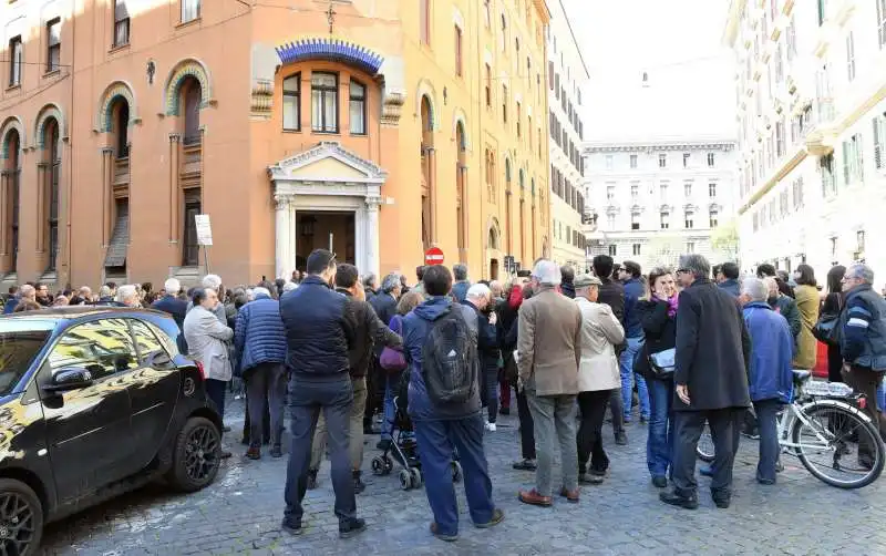 funerali laici di massimo bordin foto di bacco (5)