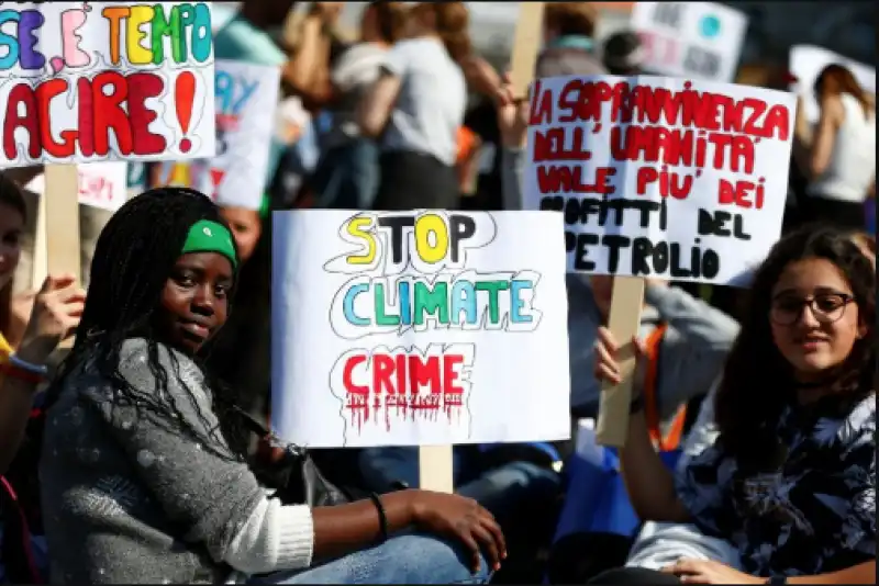 greta piazza del popolo movimento dei ragazzi per l'ambiente