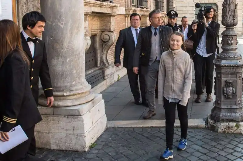 greta thunberg entra in senato 1