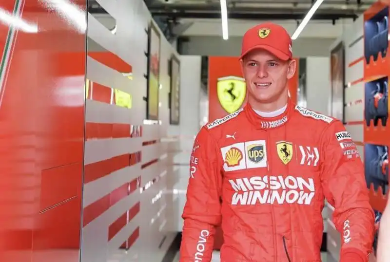 il debutto di mick schumacher in bahrein 19