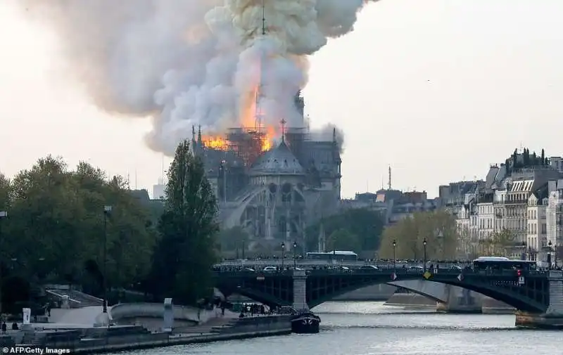 incendio a notre dame 3