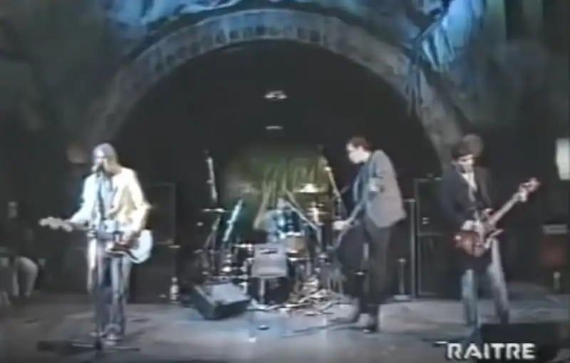 kurt cobain e i nirvana a tunnel 21