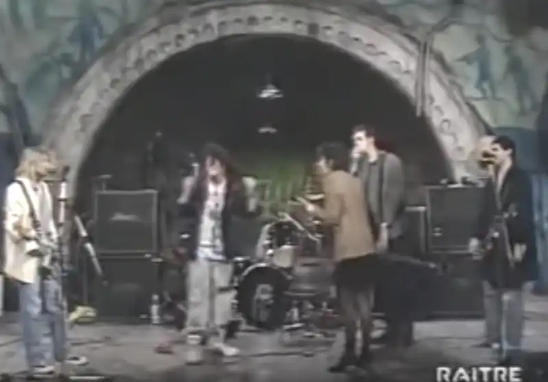 kurt cobain e i nirvana a tunnel 4