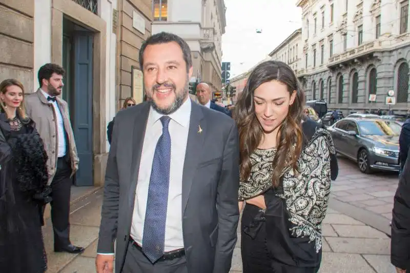 matteo salvini e francesca verdini al concerto inaugurale del salone del mobile alla scala 4