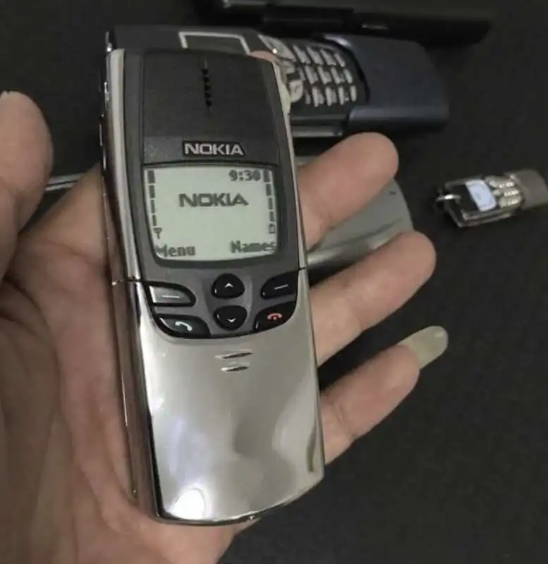 nokia 8810  4