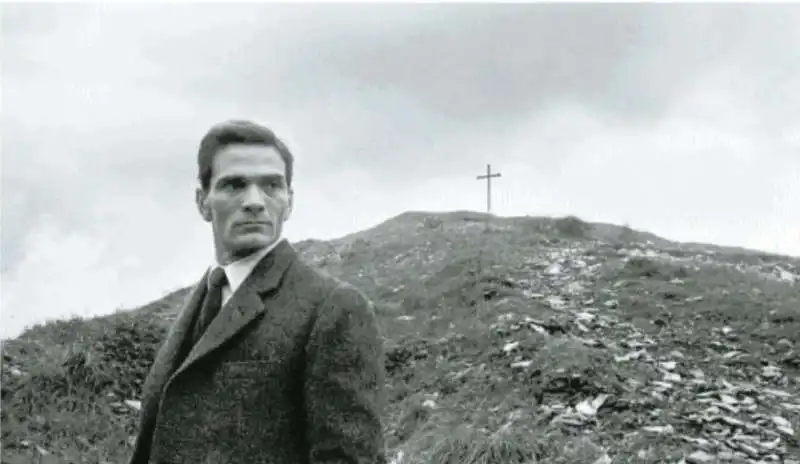 pier paolo pasolini al monte dei cocci   ph paolo di paolo