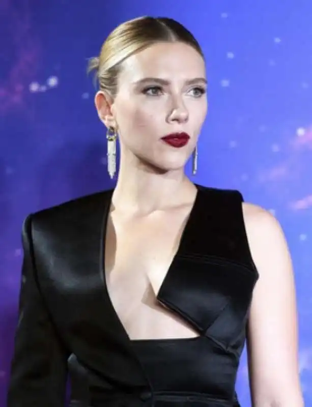 scarlett johansson  4