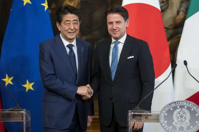 shinzo abe a roma incontra giuseppe conte 12