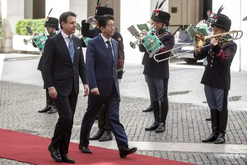 shinzo abe a roma incontra giuseppe conte 20