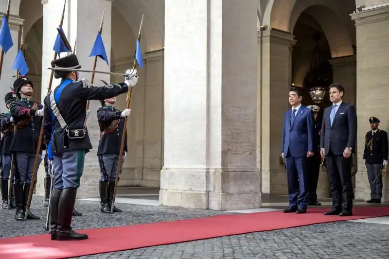 shinzo abe a roma incontra giuseppe conte 21