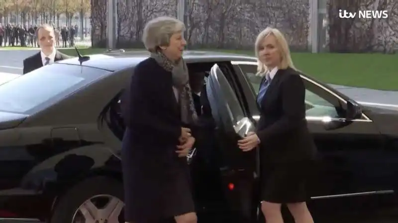 theresa may a berlino 7