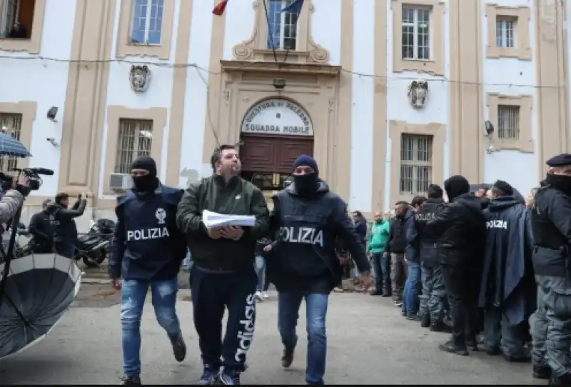 truffa assicurazioni palermo