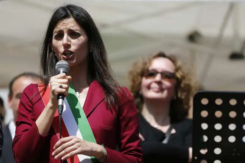 virginia raggi porta san paolo   25 aprile festa della liberazione 3