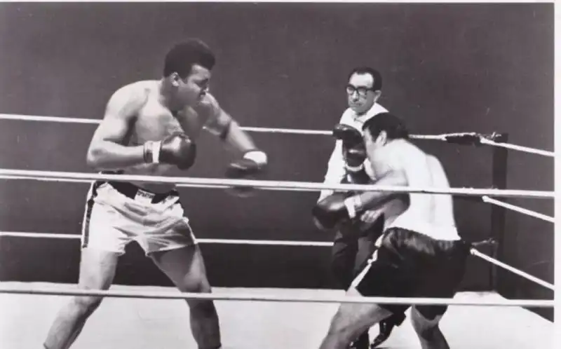 ALI VS MARCIANO - THE SUPER FIGHT