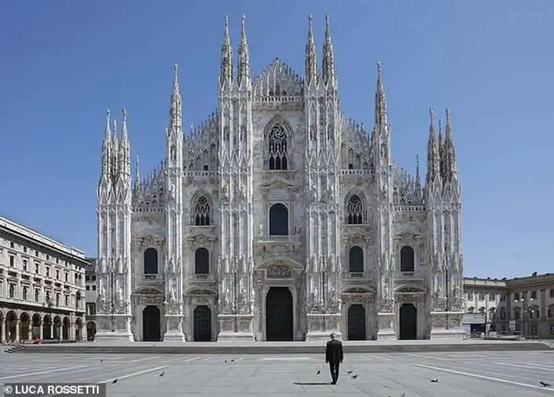 andrea bocelli   concerto di pasqua nel duomo di milano vuoto 4