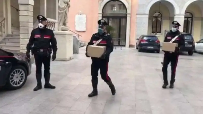 carabinieri requisiscono macchinari in puglia