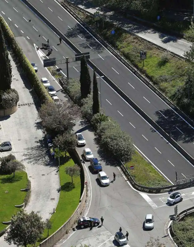 controlli  carabinieri via aurelia foto mezzelani gmt02