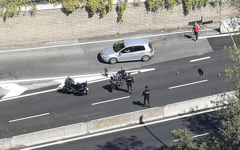 controlli carabinieri via aurelia foto mezzelani gmt05