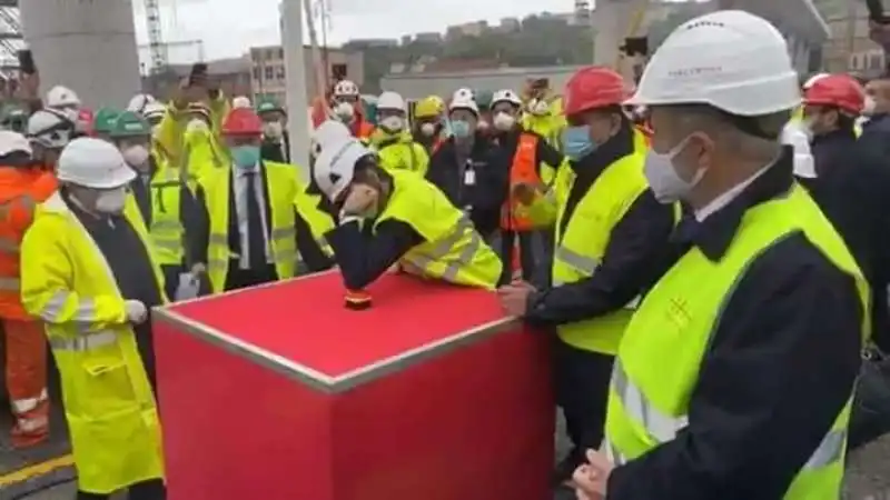 GIUSEPPE CONTE ALL INAUGURAZIONE DEL PONTE DI GENOVA  